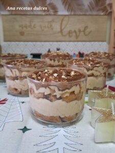 Vasitos de tiramisú de turrón 