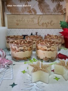 Vasitos de tiramisú de turrón 