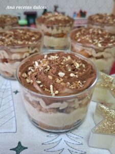 Vasitos de tiramisú de turrón 