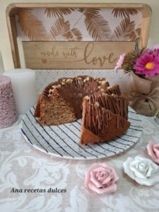 Bundt cake de plátano, nueces y nutella 