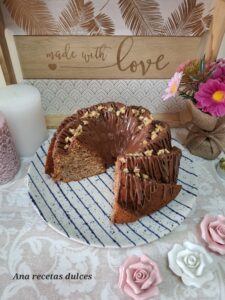 Bundt cake de plátano, nueces y nutella 